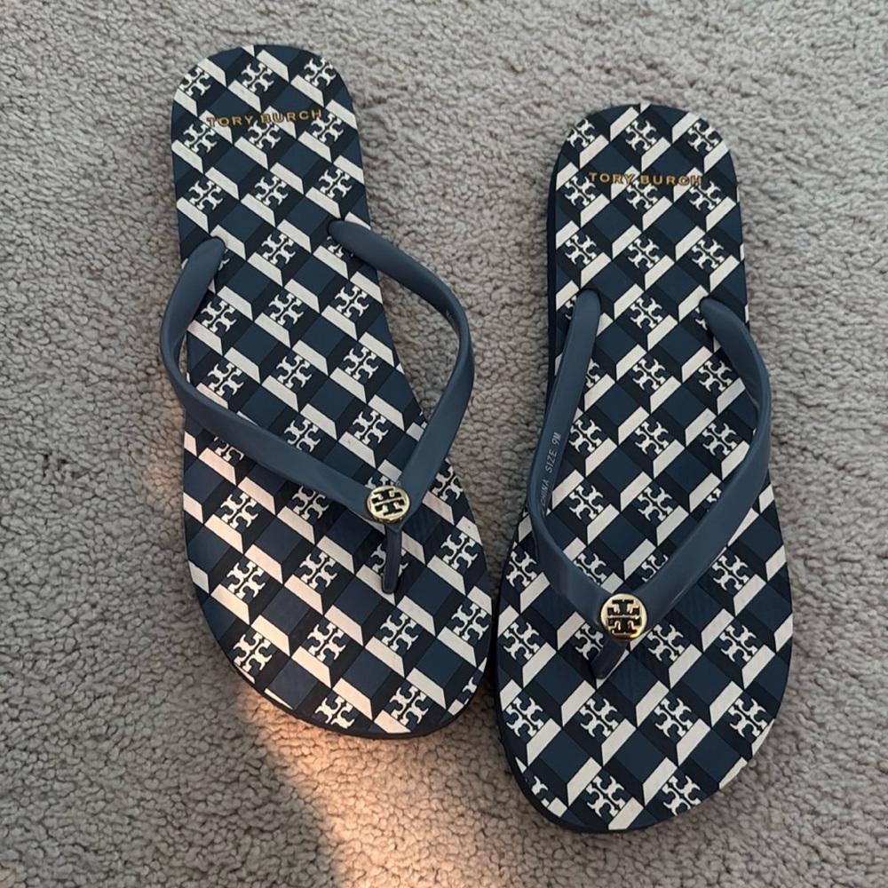 Tory Burch pool/beach sandal